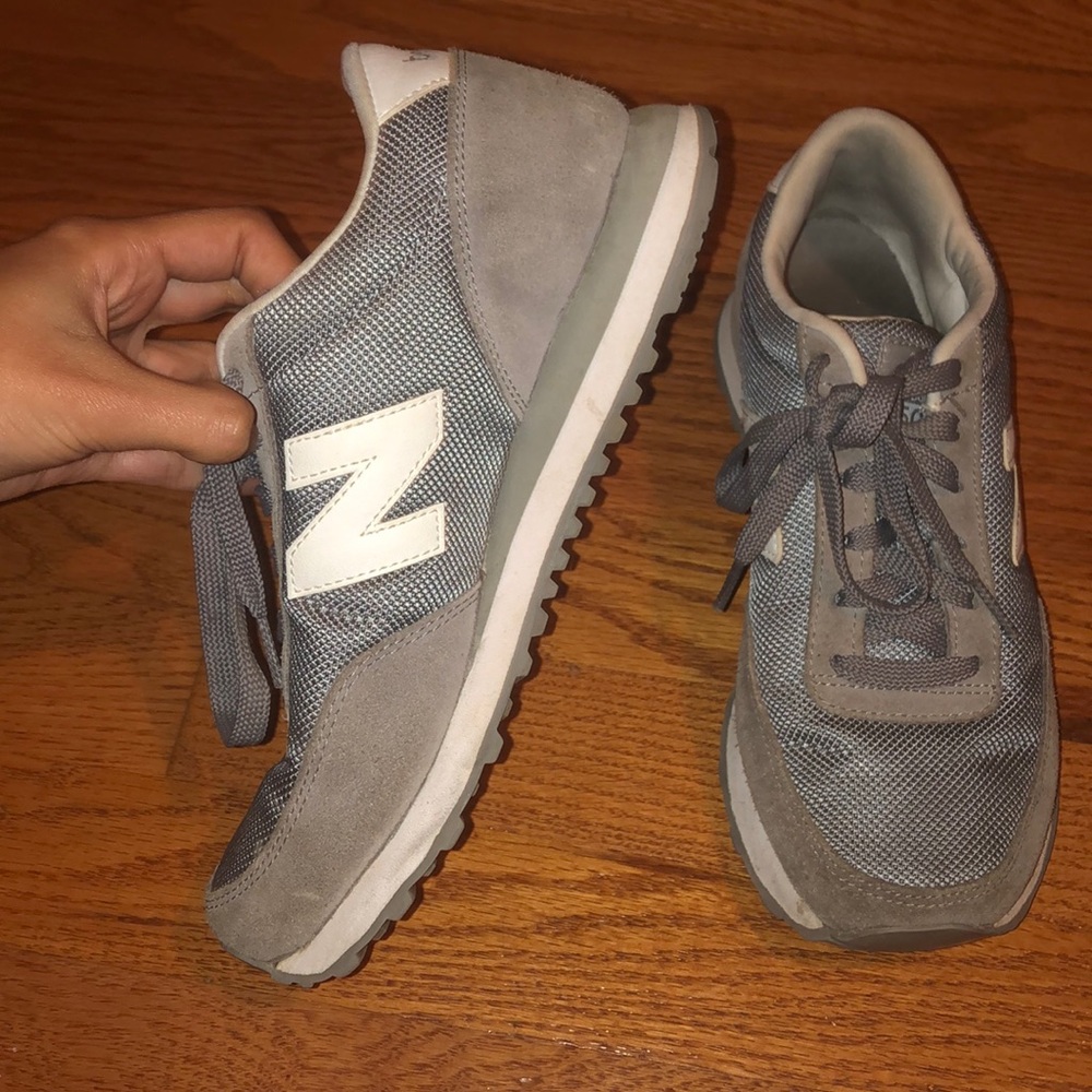 Grey women’s New balances 574